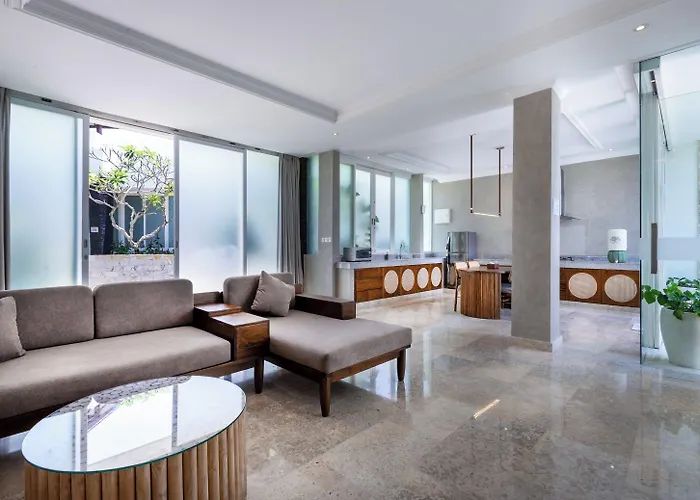 Nunamkhalu Private And Nusa Dua (Bali)
